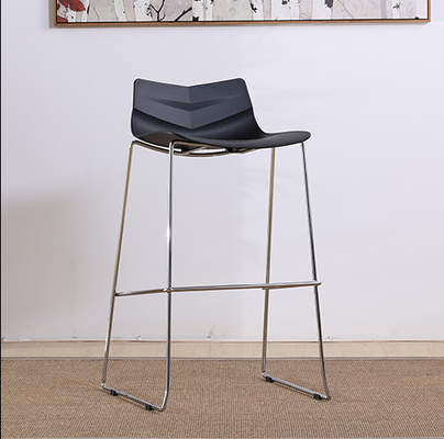 China Leaf Shape Modern Bar Chairs Pp Seat Plastic Waterproof With Chromed Leg supplier