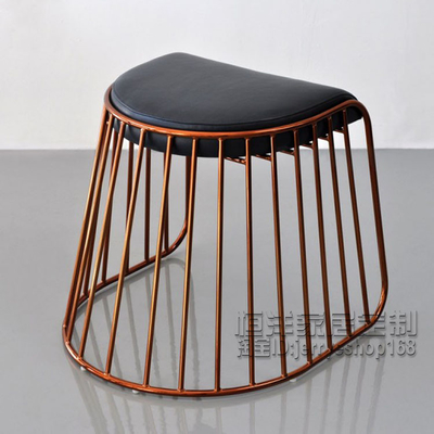 Metal Modern Bar Chairs Bride ' S Veil Bar Stool Upholstered Seat With Optional Size supplier