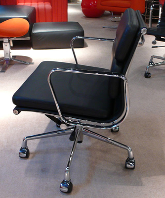 Mid Century Replica Modern Classic Office Chair With Footrest Swivel Function supplier